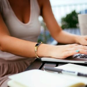 Fitbit Alta gold band